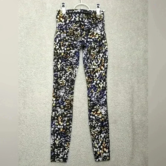 LULULEMON Legging Speed Up model size 2 in great used condition!  Full lenght - Picture 9 of 16